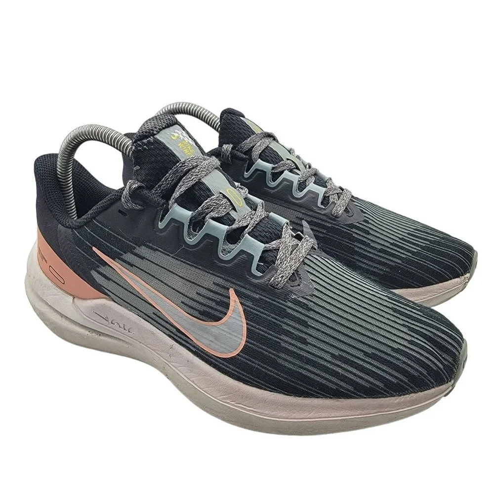 Nike Air Winflo 9 Womens 7.5 Black Running Shoes Athletic Outdoors DD8686 004